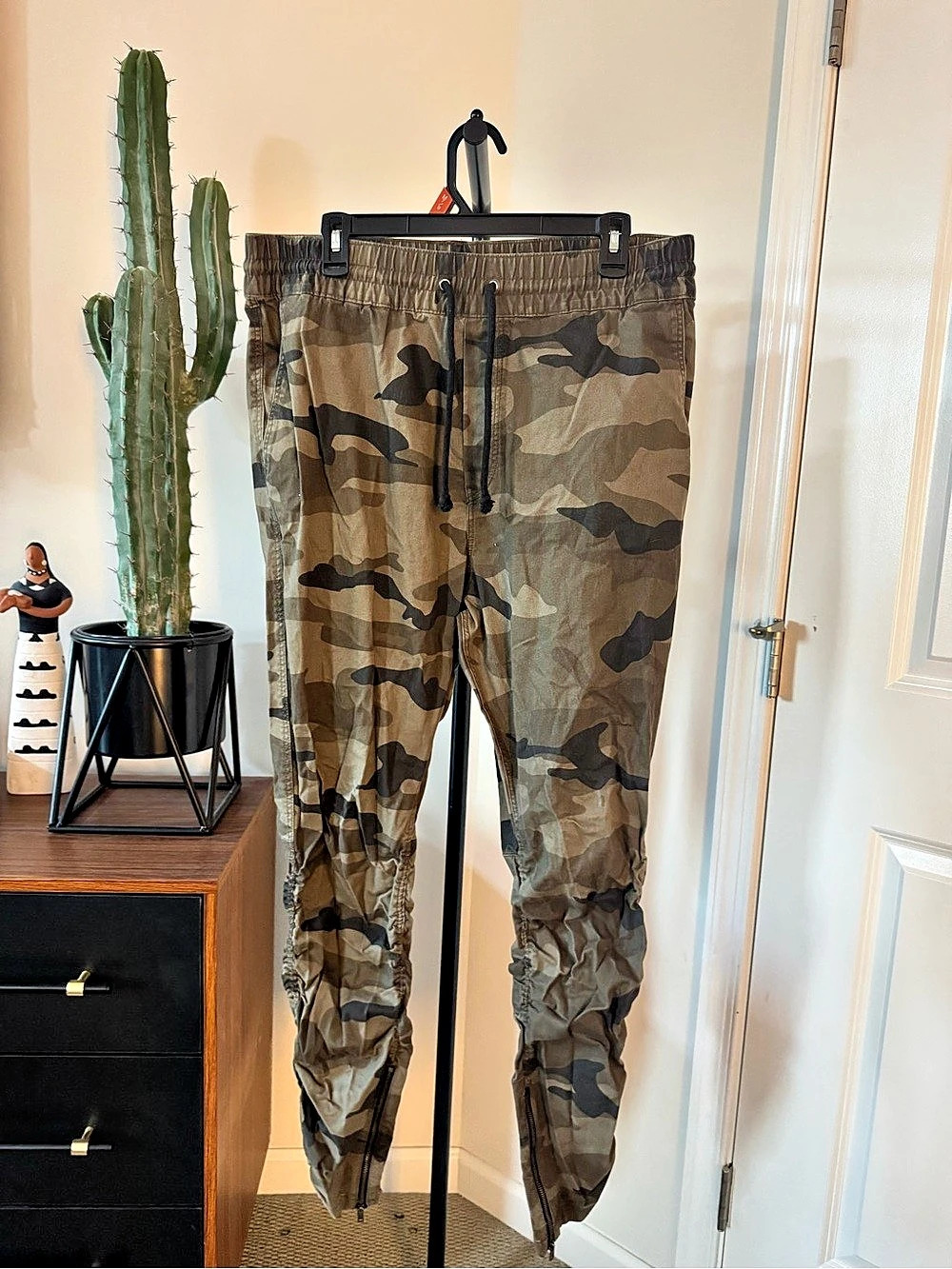 H&M Camo Jogger Pants in Green & Brown EU 34